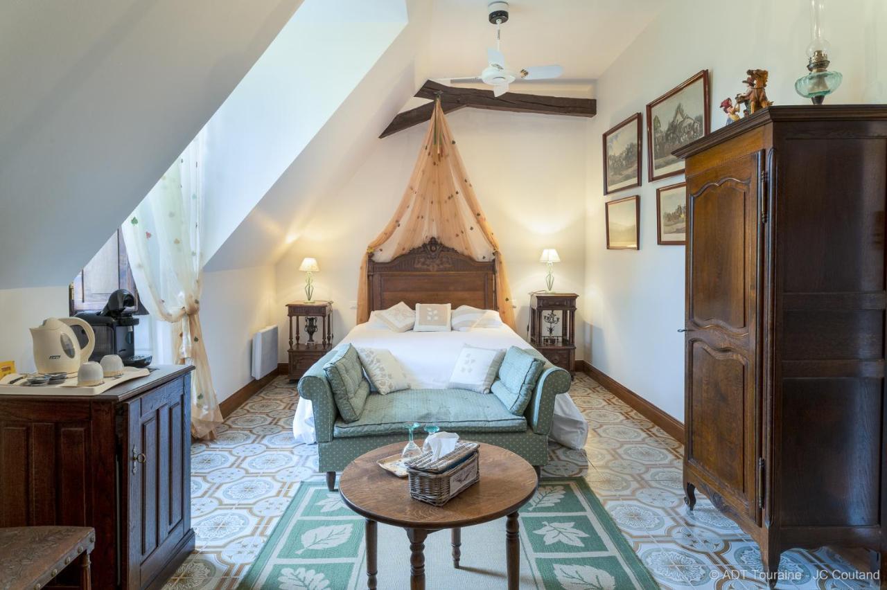 Le vieux château de Hommes Extérieur photo