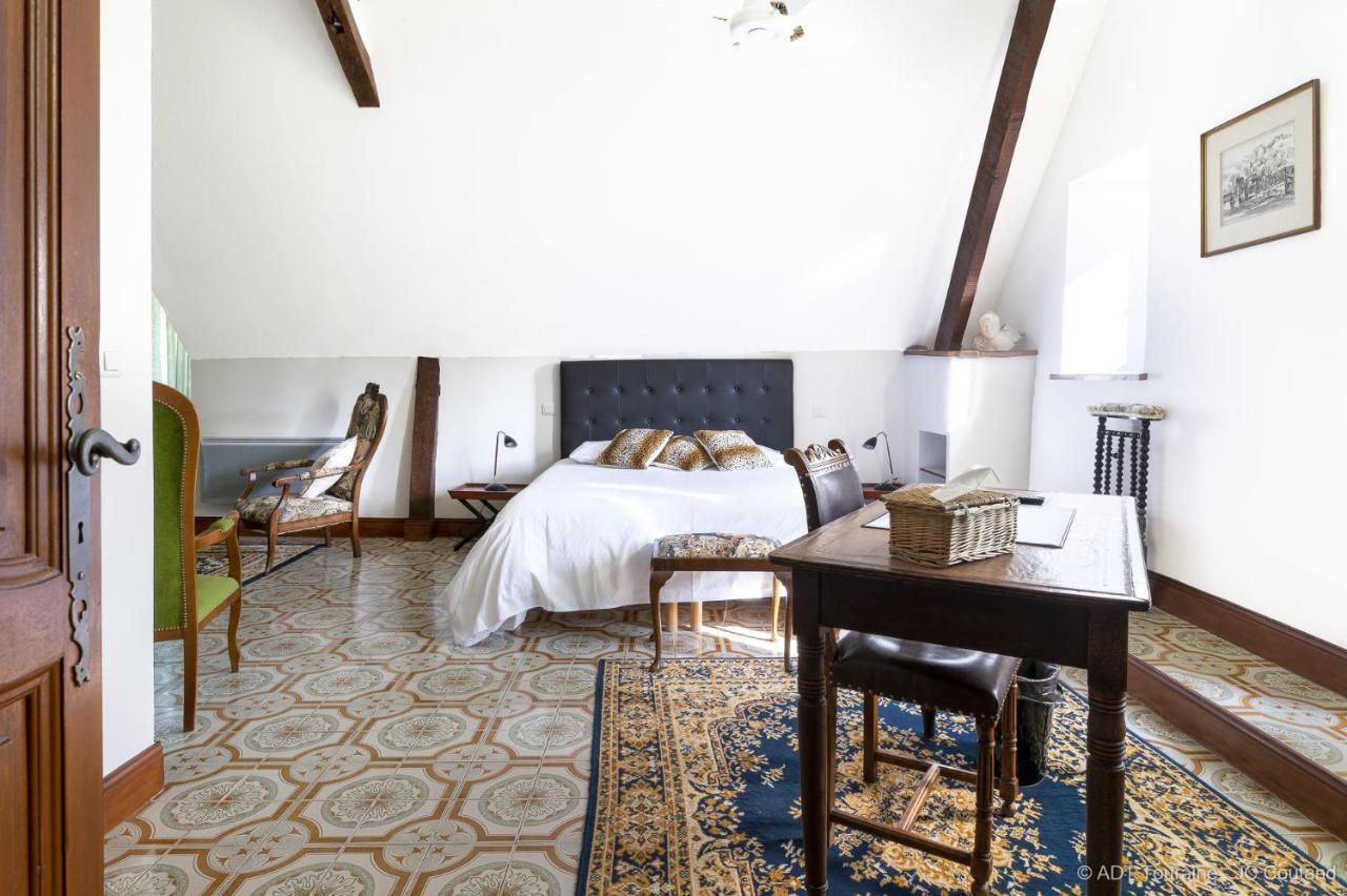 Le vieux château de Hommes Extérieur photo