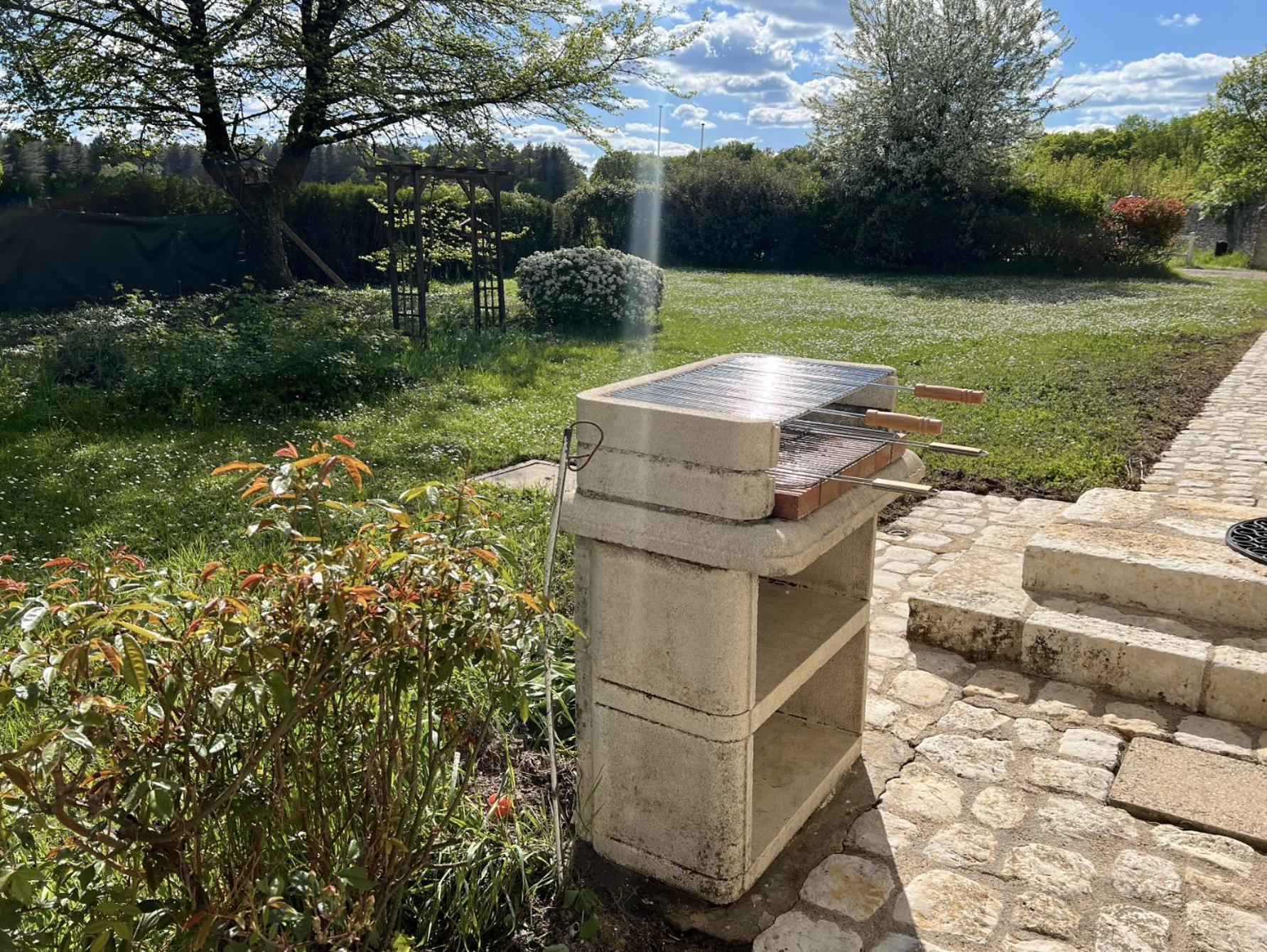 Le vieux château de Hommes Extérieur photo